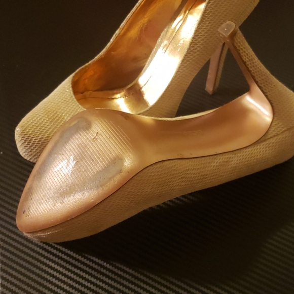 BCBG Snake Skin Rose Gold & Beige Heels - Picture 9 of 9